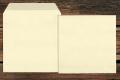 [111518] Versandtaschen 220x220 mm Nassklebend Elfenbein 120 g/qm